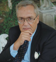 Ernesto Fratoni è autore di libri per MMC Edizioni