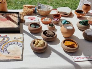 Riproduzione di strumenti e arte pittorica etrusca