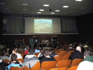 Presentazione di 'ORIENTALEGGIANDO' in una scuola di Chioggia