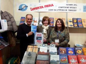 L´Editrice con l´autore Cesare Mangianti e Franca Mangianti (realizzatrice delle foto di A TESTA ALTA)